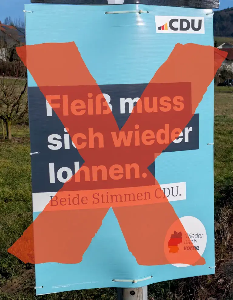 Mehr über den Artikel erfahren CDU-Wahlplakat: Wer fleißig ist, bleibt arm? – Warum diese Politik Offenburgs soziale Spaltung vertieft