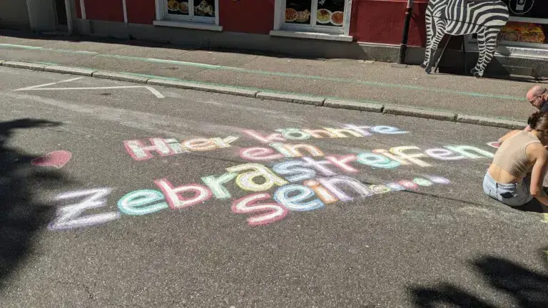 Mehr über den Artikel erfahren Gefahr für Fußgänger: Warum die aktuellen Regeln nicht ausreichen