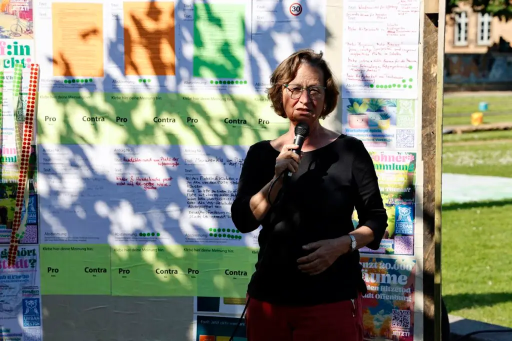 Plakatwand mit Einwohneranträgen