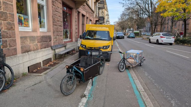 Mehr über den Artikel erfahren Wenn ein Foto plötzlich die Stadt spaltet – Warum Online-Debatten so eskalieren (und was wir daraus lernen können)