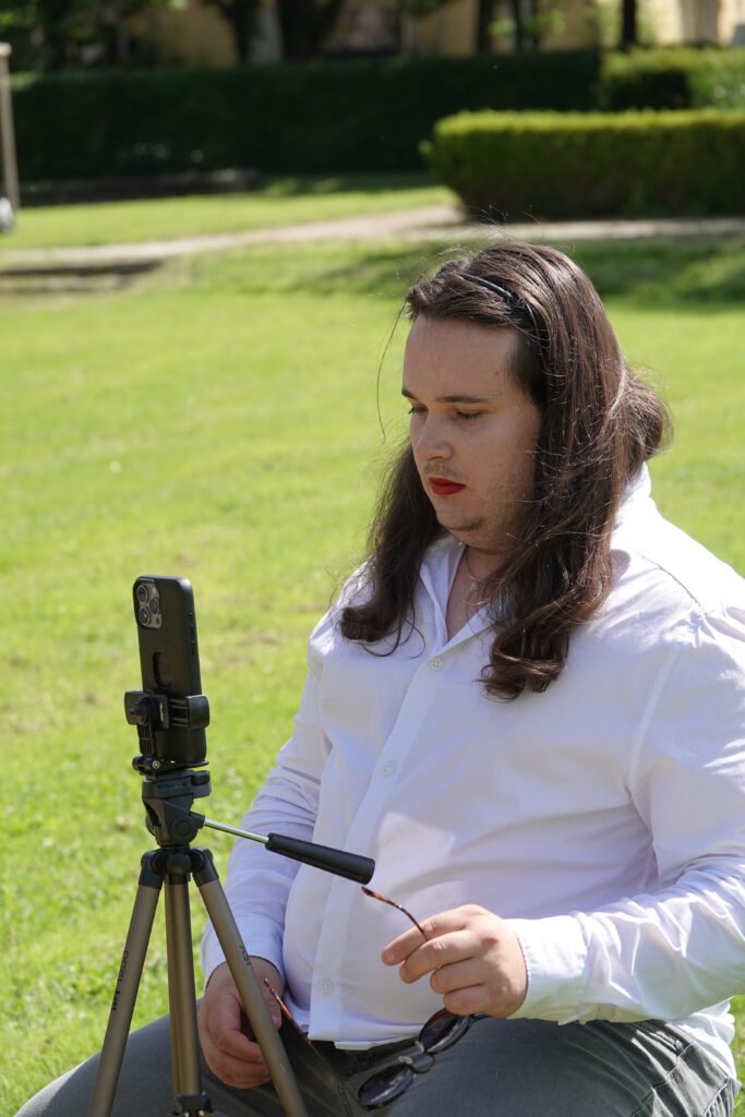 Juni Schandl – Beauftragtx für progressive Strategien & queere Zukunftskompetenz