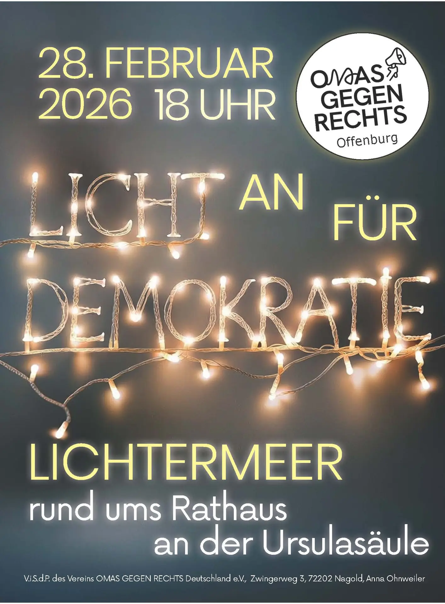 Veranstaltungsplakat mit Lichterketten mit der Aufschrift "Licht an für Demokratie". Text enthält: "28. Februar 2026 18 Uhr", "Omas gegen Rechts Offenburg" und Hinweise auf ein Lichtermeer am Rathaus nahe der Ursulasäule.