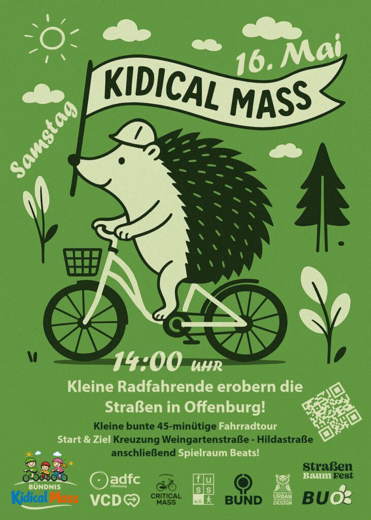 Ein Cartoon-Igel auf einem Fahrrad hält eine Fahne mit der Aufschrift Kidical Mass. Die Veranstaltung findet am 16. Mai um 14:00 Uhr in Offenburg statt. Weitere Details und Logos der Organisatoren erscheinen am unteren Rand. Der Hintergrund ist grün mit verspielten Illustrationen.