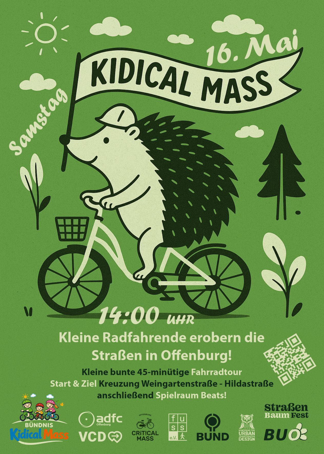 Ein Cartoon-Igel auf einem Fahrrad hält eine Fahne mit der Aufschrift Kidical Mass. Die Veranstaltung findet am 16. Mai um 14:00 Uhr in Offenburg statt. Weitere Details und Logos der Organisatoren erscheinen am unteren Rand. Der Hintergrund ist grün mit verspielten Illustrationen.