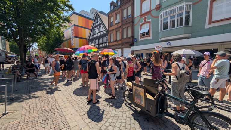 Mehr über den Artikel erfahren Uli hört zu: Eine lebendige Stadt entsteht durch Begegnungen