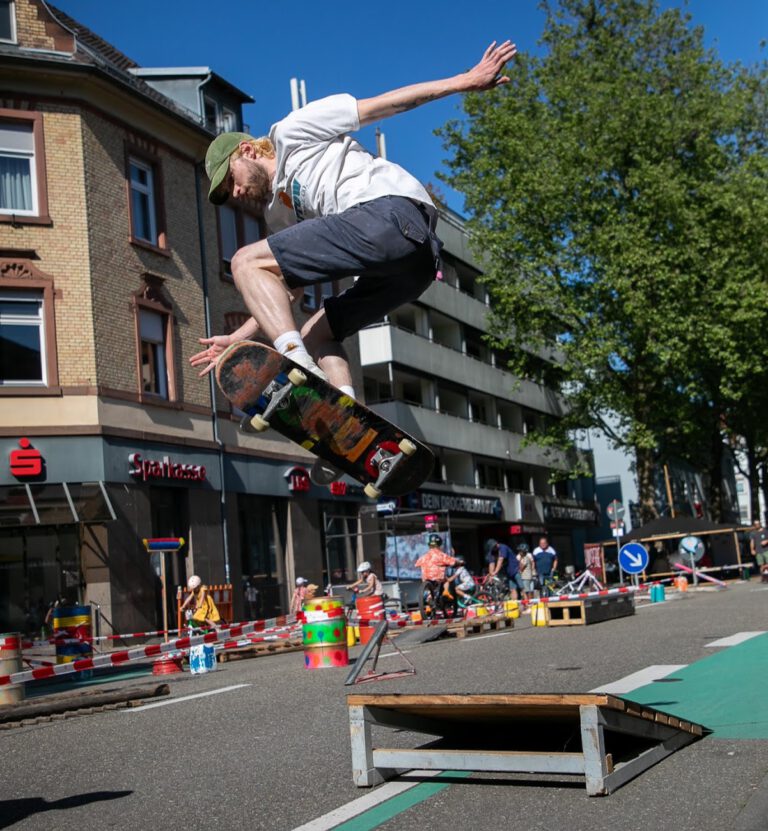 Mehr über den Artikel erfahren Uli hört zu: Bewegung im Alltag macht eine Stadt gesünder